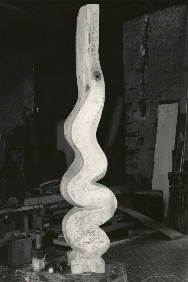 2. Strmé krajiny, dřevo, 1979 Autor foto: Josef Tichý